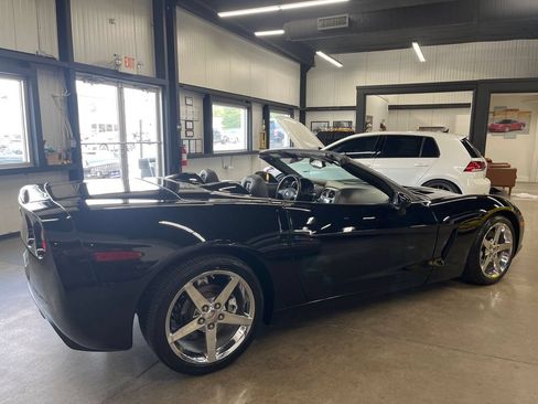 Used 2007 Chevrolet Corvette Convertible w/ Preferred Equipment Group RWD image 18