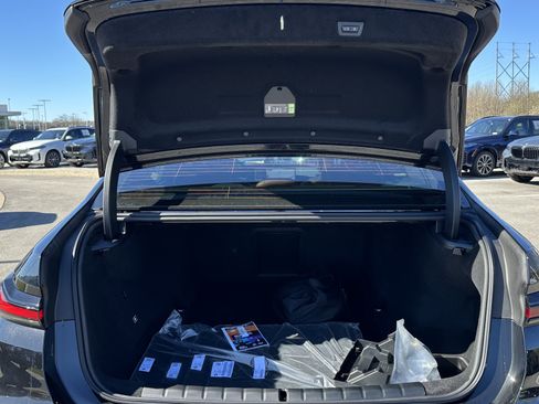 Used 2026 BMW i7 xDrive60 w/ Executive Package image 30