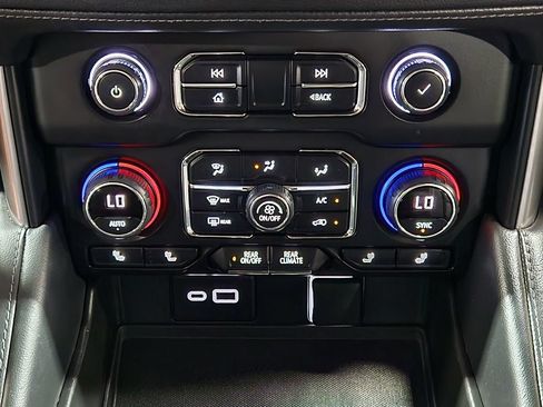 Used 2023 Chevrolet Tahoe LT w/ LT Signature Plus Package RWD image 39