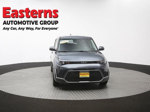 Used 2023 Kia Soul LX w/ LX Technology Package FWD image 50