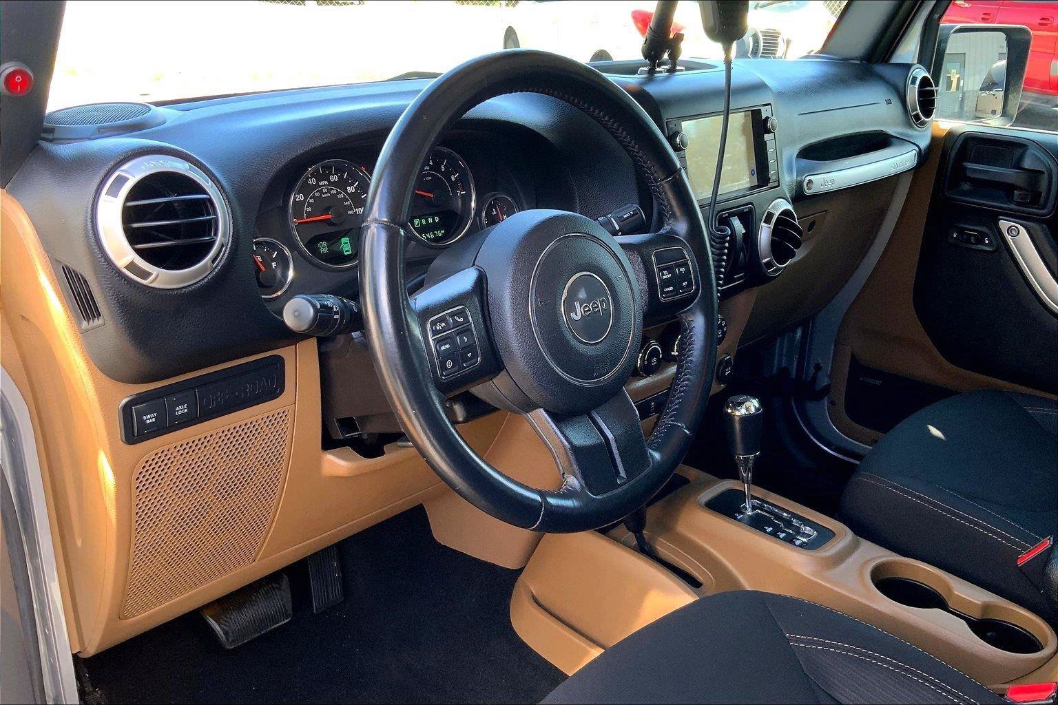 Certified 2016 Jeep Wrangler Rubicon w/ Power Convenience Group AWD/4WD image 14