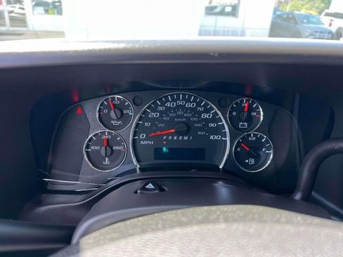 Used 2024 Chevrolet Express 2500 w/ Driver Convenience Package RWD image 25