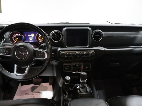 Used 2020 Jeep Gladiator Overland AWD/4WD image 14