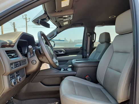 Used 2023 Chevrolet Tahoe Z71 w/ Luxury Package AWD/4WD image 13