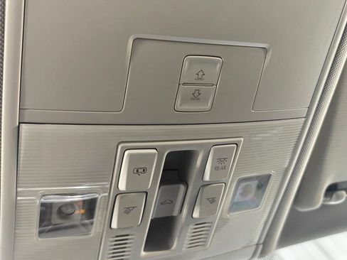 Used 2019 Volkswagen Tiguan SEL FWD image 10