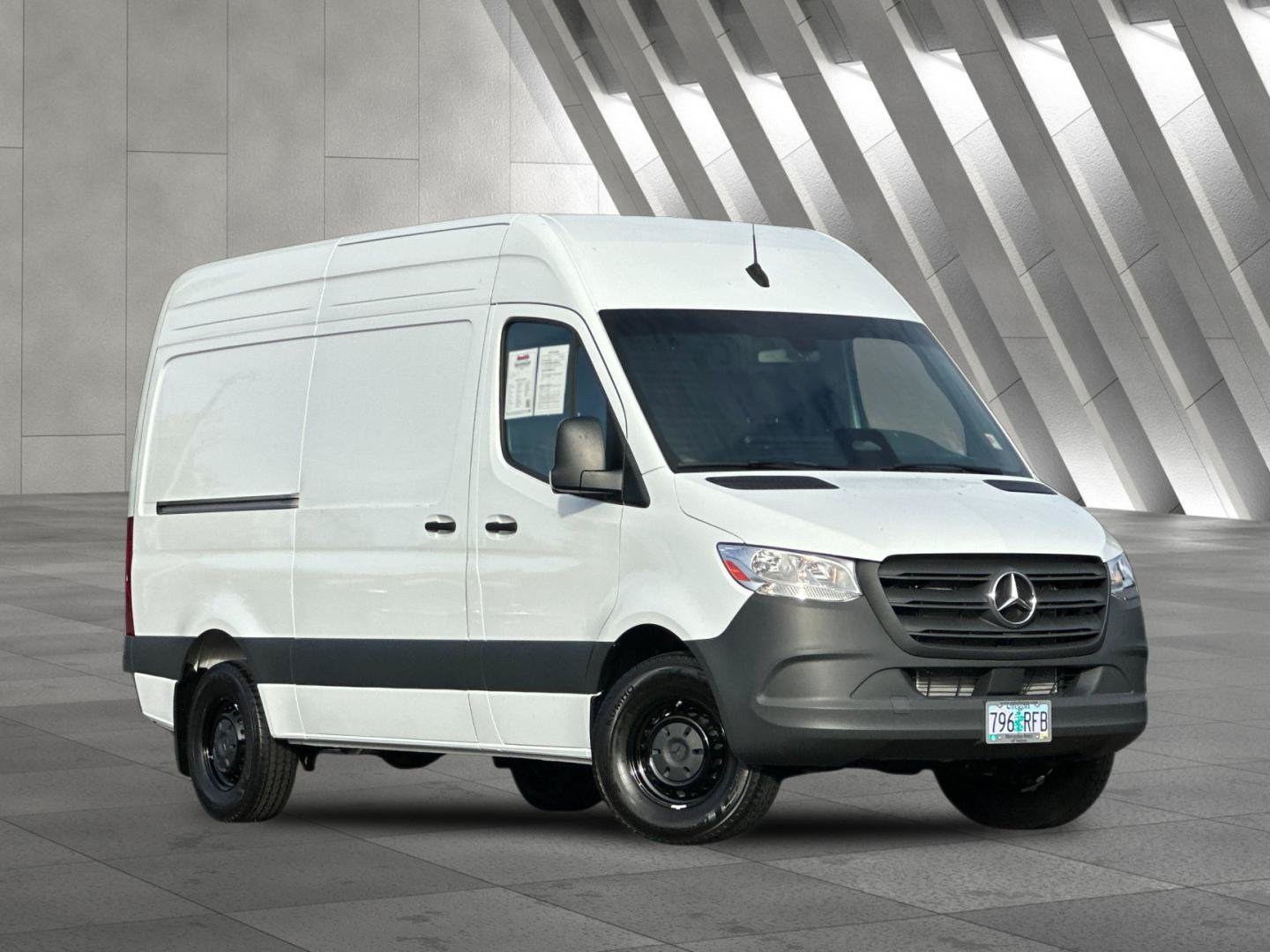 Used 2025 Mercedes-Benz Sprinter 2500 image 2