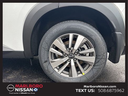 New 2025 Nissan Pathfinder SL image 11