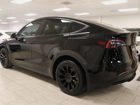 Used 2023 Tesla Model Y Long Range AWD/4WD image 6