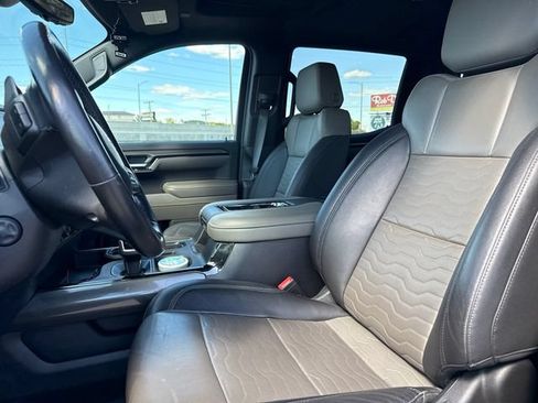 Used 2022 Chevrolet Silverado 1500 ZR2 w/ Technology Package AWD/4WD image 6