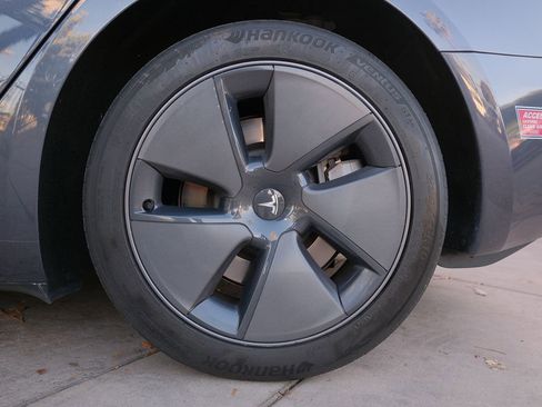 Used 2023 Tesla Model 3 Standard Range RWD image 46