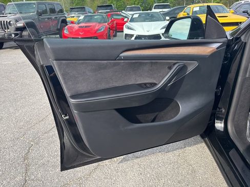 Used 2023 Tesla Model Y Long Range image 29