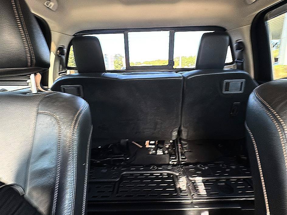 Used 2017 Nissan Titan SV RWD image 35