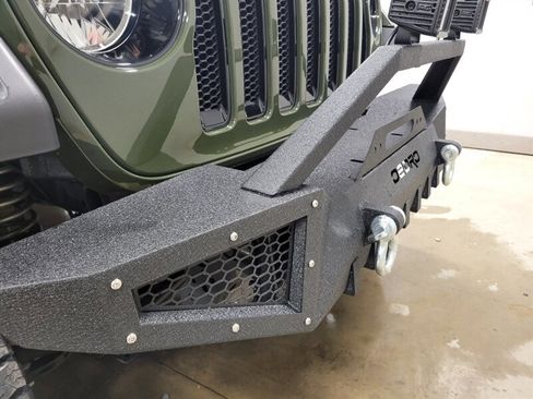 Used 2023 Jeep Wrangler Unlimited Sahara AWD/4WD image 17