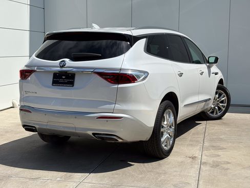 Used 2024 Buick Enclave Essence w/ Experience Buick Package AWD/4WD image 7