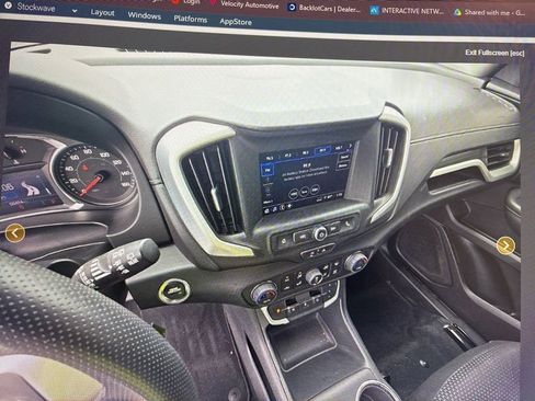 Used 2023 GMC Terrain SLE w/ Driver Convenience Package FWD image 3