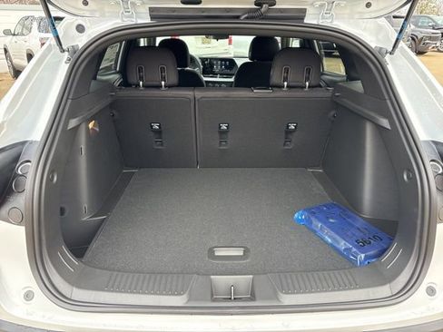 New 2026 Chevrolet Trax RS w/ Sunroof Package image 20