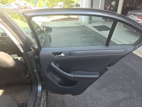 Used 2013 Volkswagen Jetta S FWD image 19