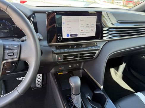 Used 2026 Toyota Camry SE w/ Convenience Package image 16