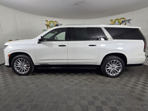 Used 2023 Cadillac Escalade ESV Premium Luxury w/ LPO, Floor Liner Package AWD/4WD image 4