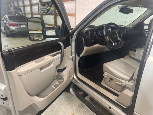 Used 2011 Chevrolet Silverado 1500 LT w/ Max Trailering Pack image 10