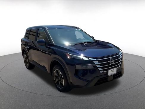 Used 2026 Nissan Rogue SV AWD/4WD image 3