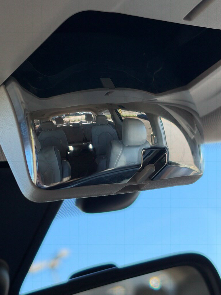 Used 2017 Chrysler Pacifica Touring-L FWD image 21