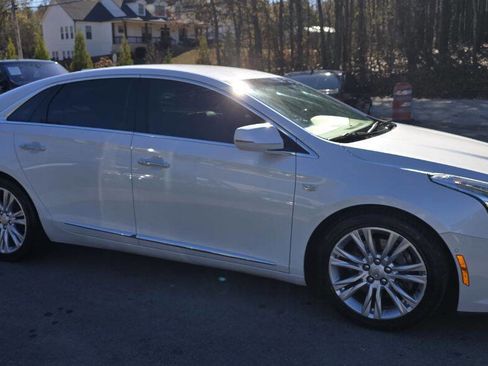 Used 2019 Cadillac XTS Luxury image 4