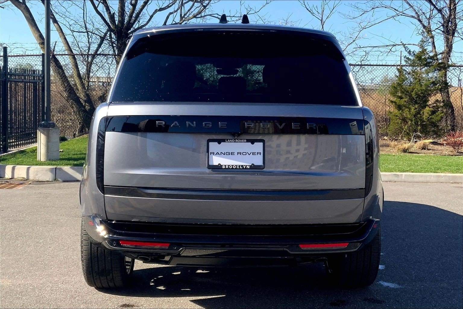 New 2026 Land Rover Range Rover Long Wheelbase SE AWD/4WD image 4