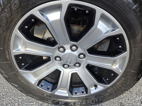 Used 2016 GMC Yukon XL Denali w/ Open Road Package image 16