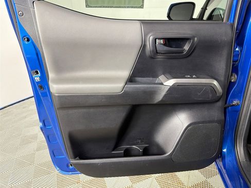 Used 2018 Toyota Tacoma SR5 image 21