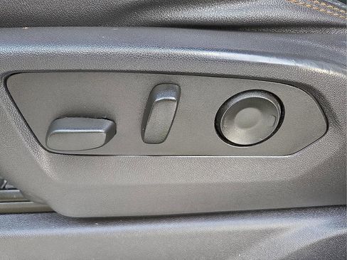 Used 2024 GMC Sierra 2500 AT4 image 15