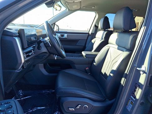 Used 2025 Hyundai Santa Fe SEL image 14