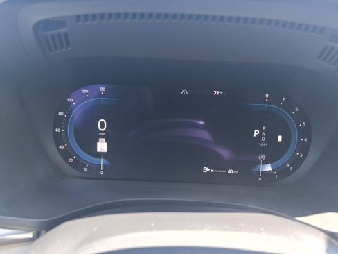 Used 2022 Volvo XC60 B5 Momentum image 23