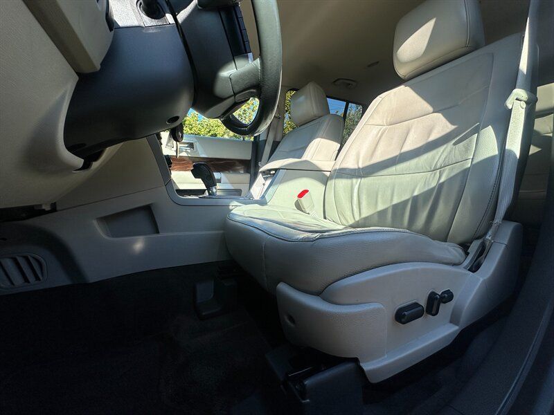 Used 2010 Ford Flex SEL FWD image 12