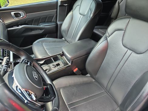 Used 2021 Kia Sorento SX AWD/4WD image 12