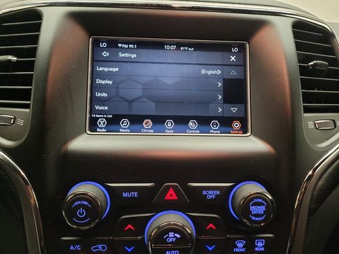Used 2021 Jeep Grand Cherokee Laredo AWD/4WD image 25