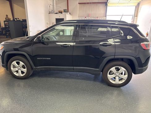 Used 2019 Jeep Compass Latitude w/ Popular Equipment Group AWD/4WD image 7