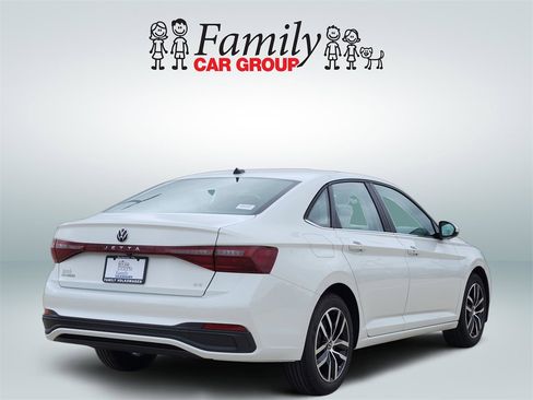 New 2026 Volkswagen Jetta SE image 4