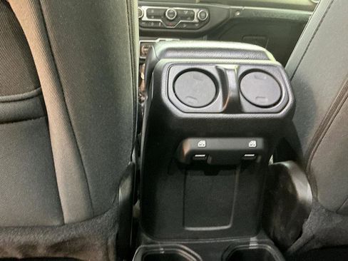 Used 2018 Jeep Wrangler Unlimited Sport S image 23