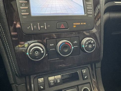 Used 2015 Chevrolet Traverse LT w/ Style and Technology Package image 27