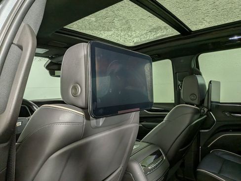 Used 2021 Cadillac Escalade ESV Sport image 39