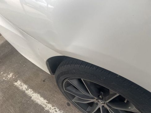 Used 2015 Toyota Camry XSE image 12