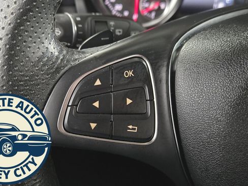 Used 2019 Mercedes-Benz GLA 250 4MATIC image 12