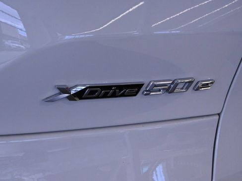 Used 2025 BMW X5 xDrive50e image 42