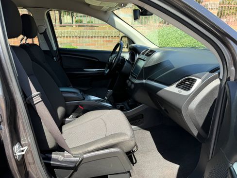 Used 2019 Dodge Journey SE w/ Premium Group FWD image 11