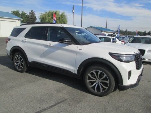 Used 2025 Ford Explorer ST-Line AWD/4WD image 1