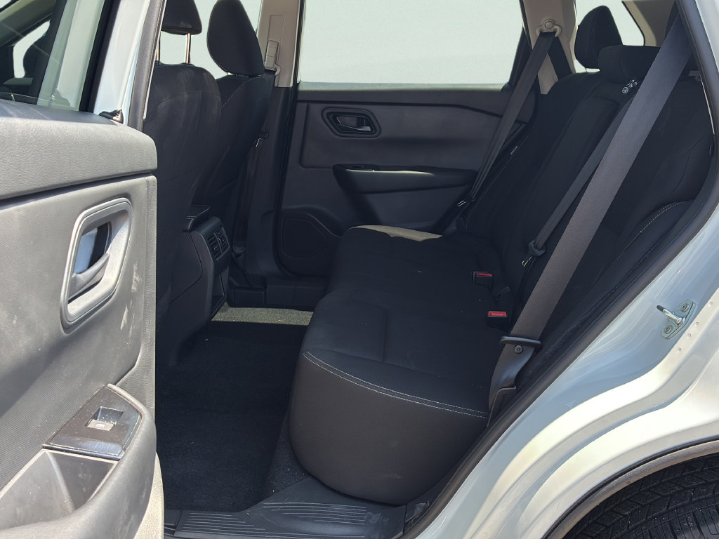 Used 2025 Nissan Rogue S FWD image 25