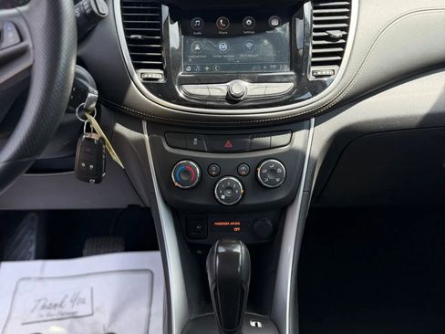 Used 2018 Chevrolet Trax LS AWD/4WD image 12