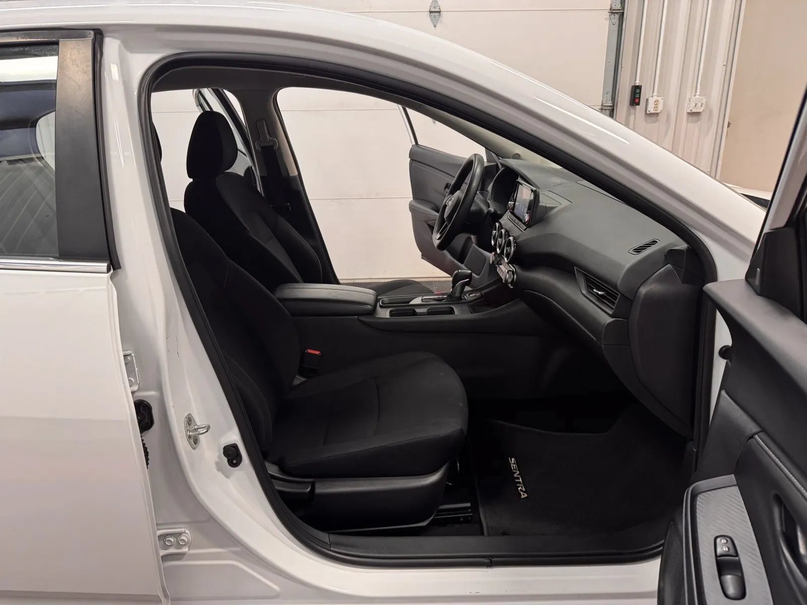 Used 2024 Nissan Sentra S FWD image 41