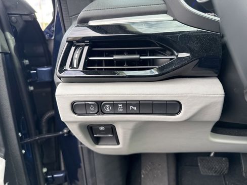 Used 2024 Acura MDX SH-AWD w/ Technology Package image 28